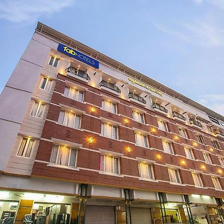 העיר בנגלור Fabhotel Phoenix Resorts - Nr M Chinnaswamy Stadium מראה חיצוני תמונה