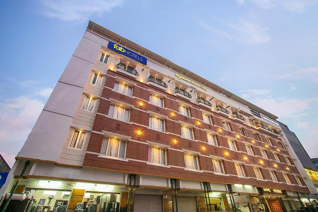 העיר בנגלור Fabhotel Phoenix Resorts - Nr M Chinnaswamy Stadium מראה חיצוני תמונה