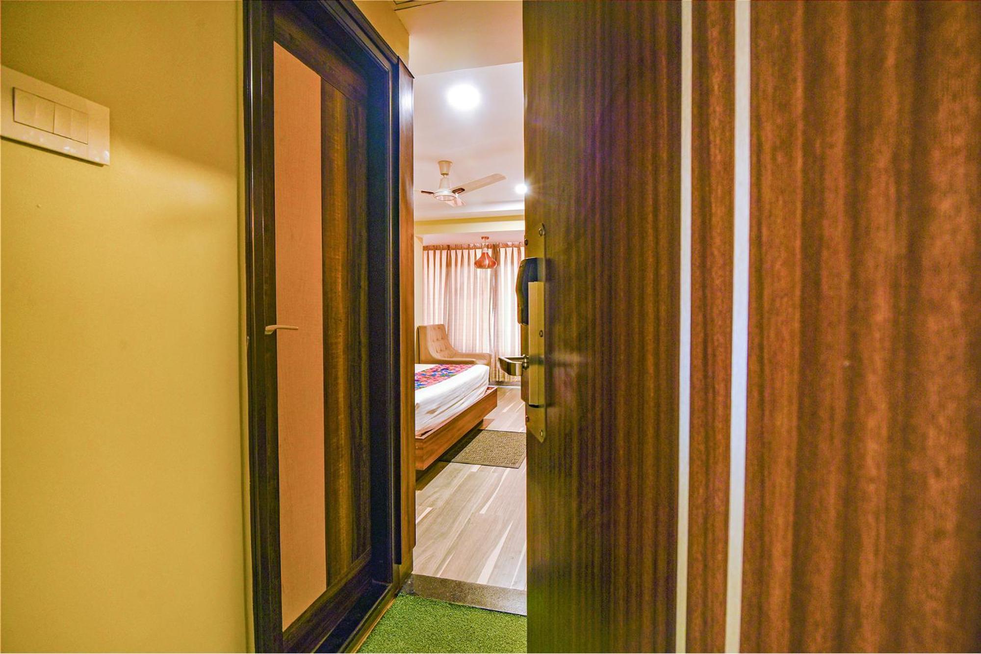 העיר בנגלור Fabhotel Phoenix Resorts - Nr M Chinnaswamy Stadium מראה חיצוני תמונה