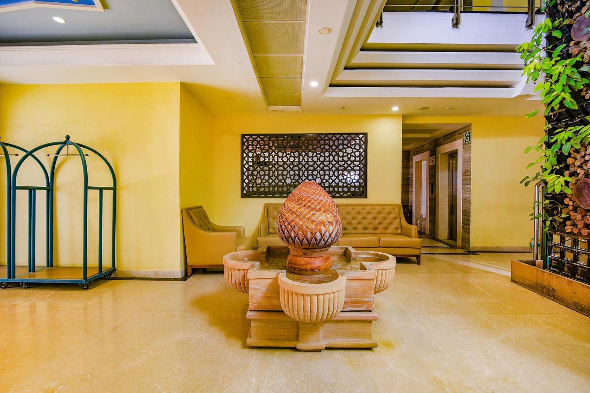 העיר בנגלור Fabhotel Phoenix Resorts - Nr M Chinnaswamy Stadium מראה חיצוני תמונה