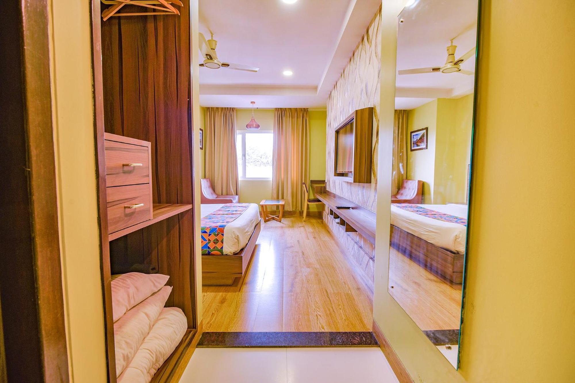 העיר בנגלור Fabhotel Phoenix Resorts - Nr M Chinnaswamy Stadium מראה חיצוני תמונה