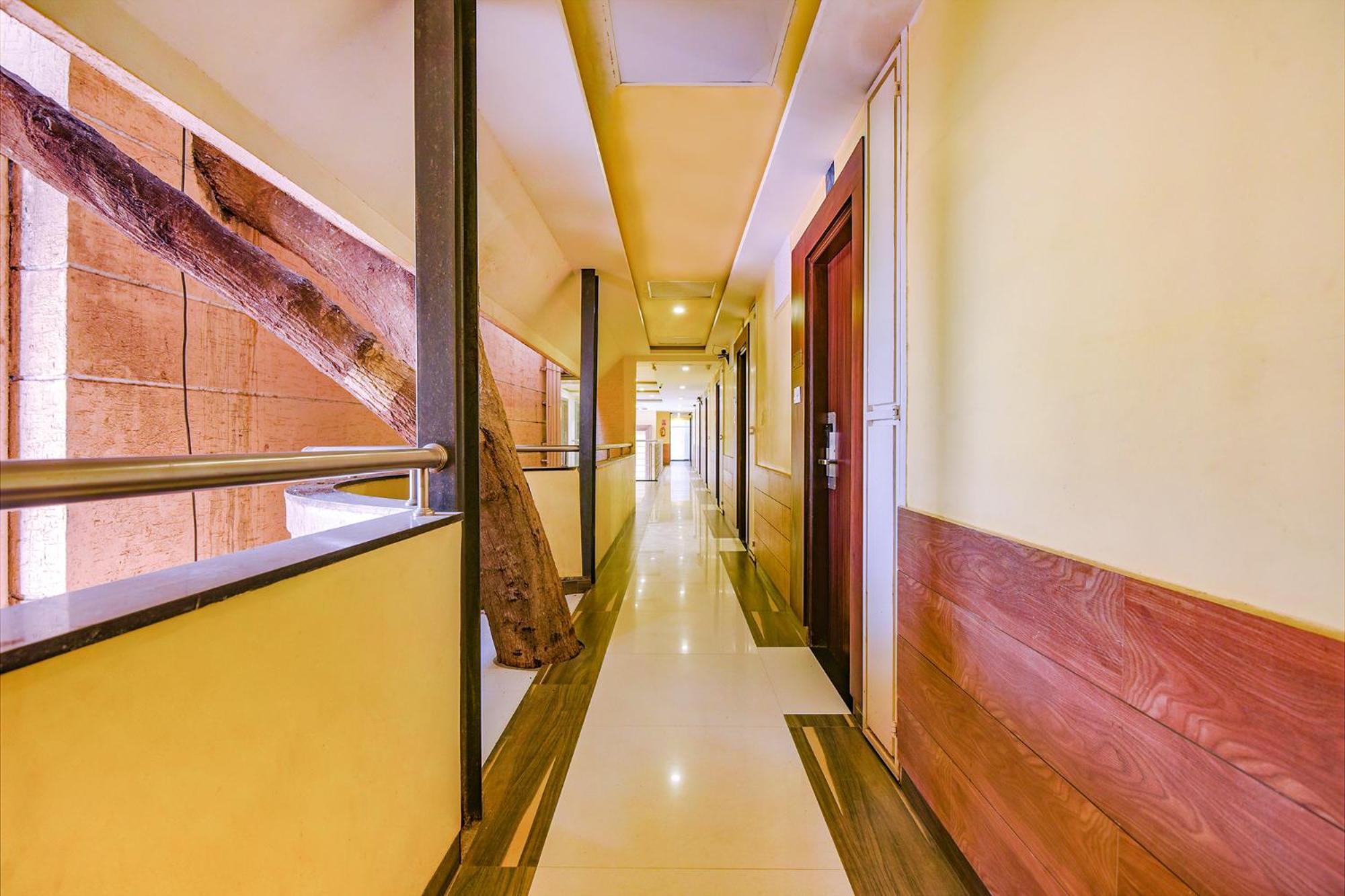 העיר בנגלור Fabhotel Phoenix Resorts - Nr M Chinnaswamy Stadium מראה חיצוני תמונה