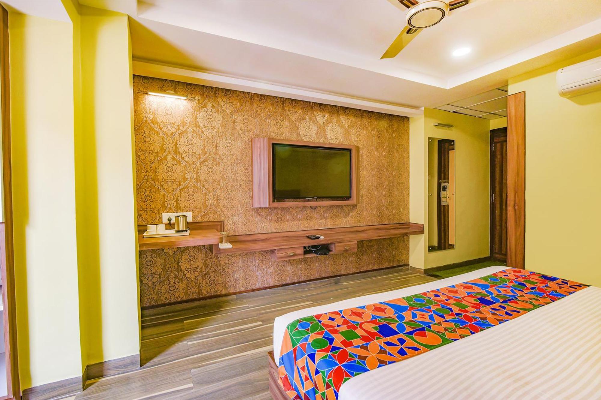 העיר בנגלור Fabhotel Phoenix Resorts - Nr M Chinnaswamy Stadium מראה חיצוני תמונה