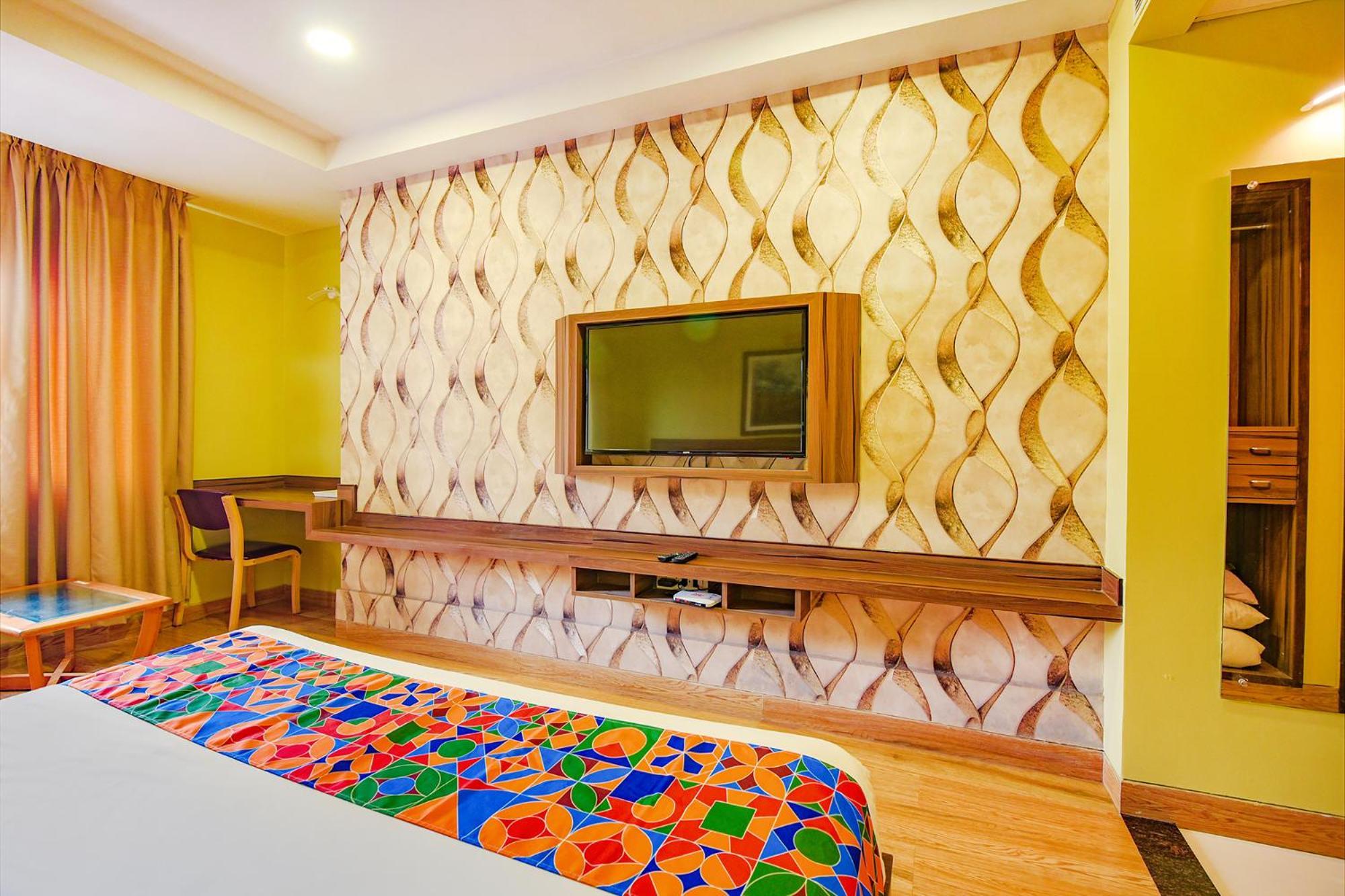 העיר בנגלור Fabhotel Phoenix Resorts - Nr M Chinnaswamy Stadium מראה חיצוני תמונה