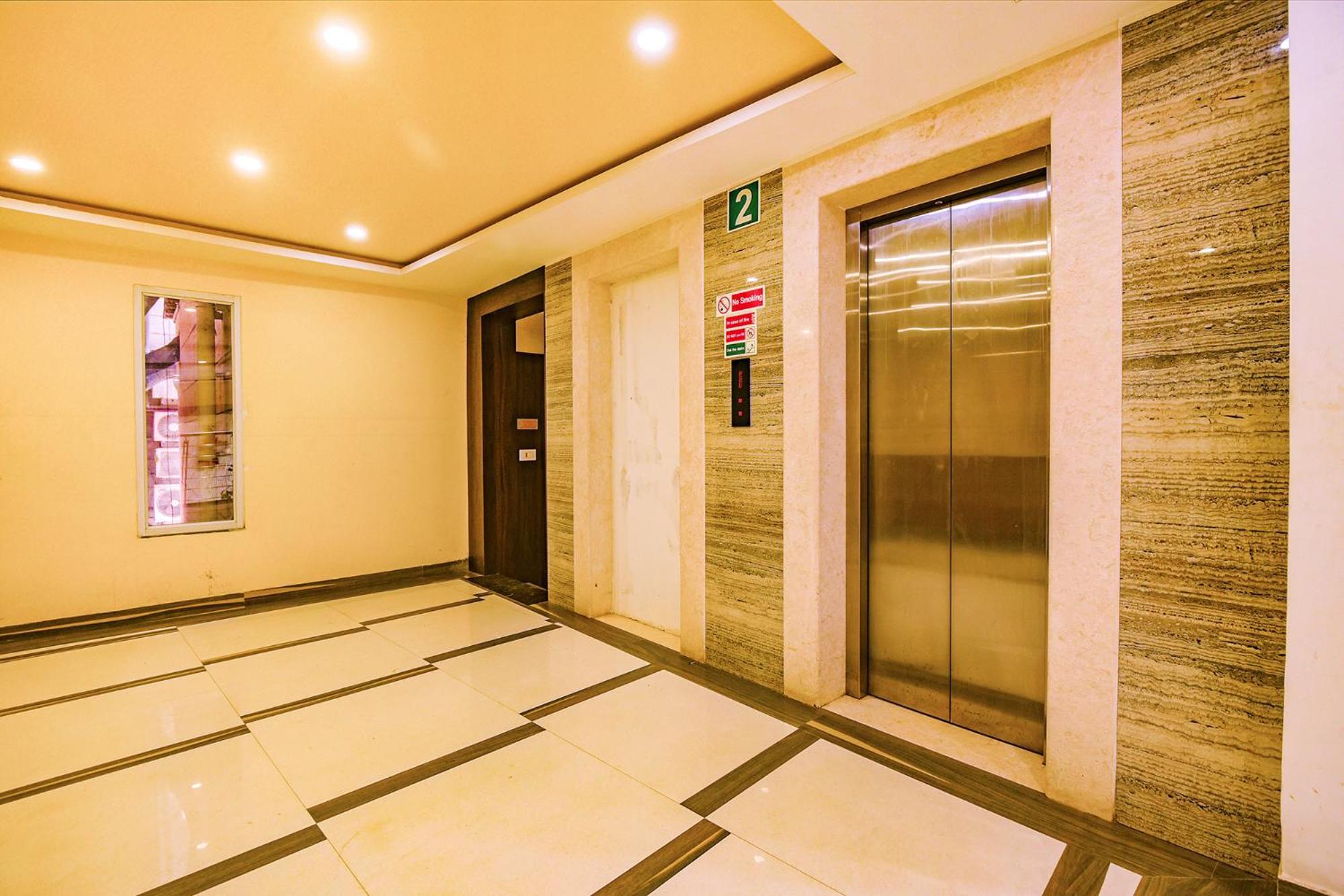 העיר בנגלור Fabhotel Phoenix Resorts - Nr M Chinnaswamy Stadium מראה חיצוני תמונה