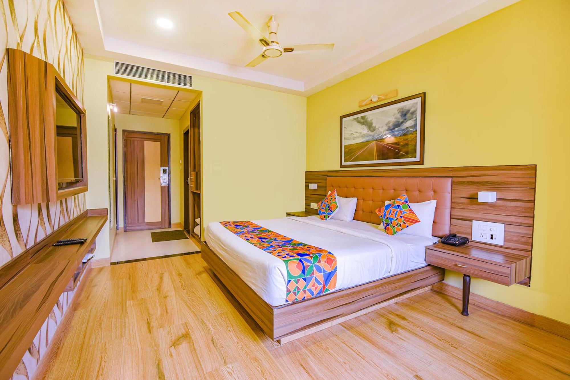 העיר בנגלור Fabhotel Phoenix Resorts - Nr M Chinnaswamy Stadium מראה חיצוני תמונה