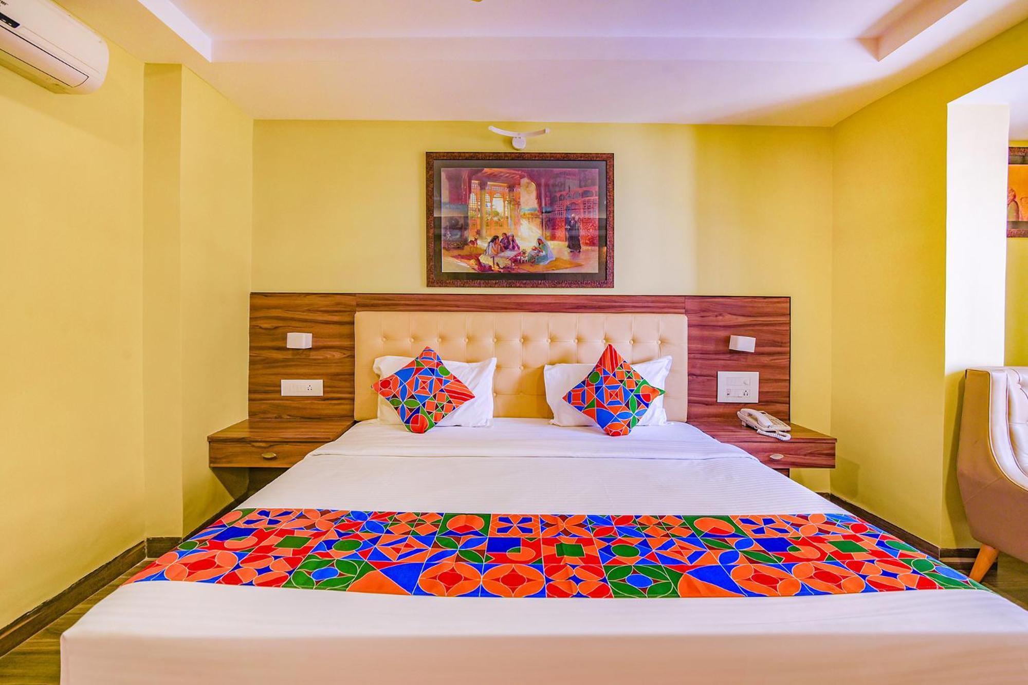 העיר בנגלור Fabhotel Phoenix Resorts - Nr M Chinnaswamy Stadium מראה חיצוני תמונה