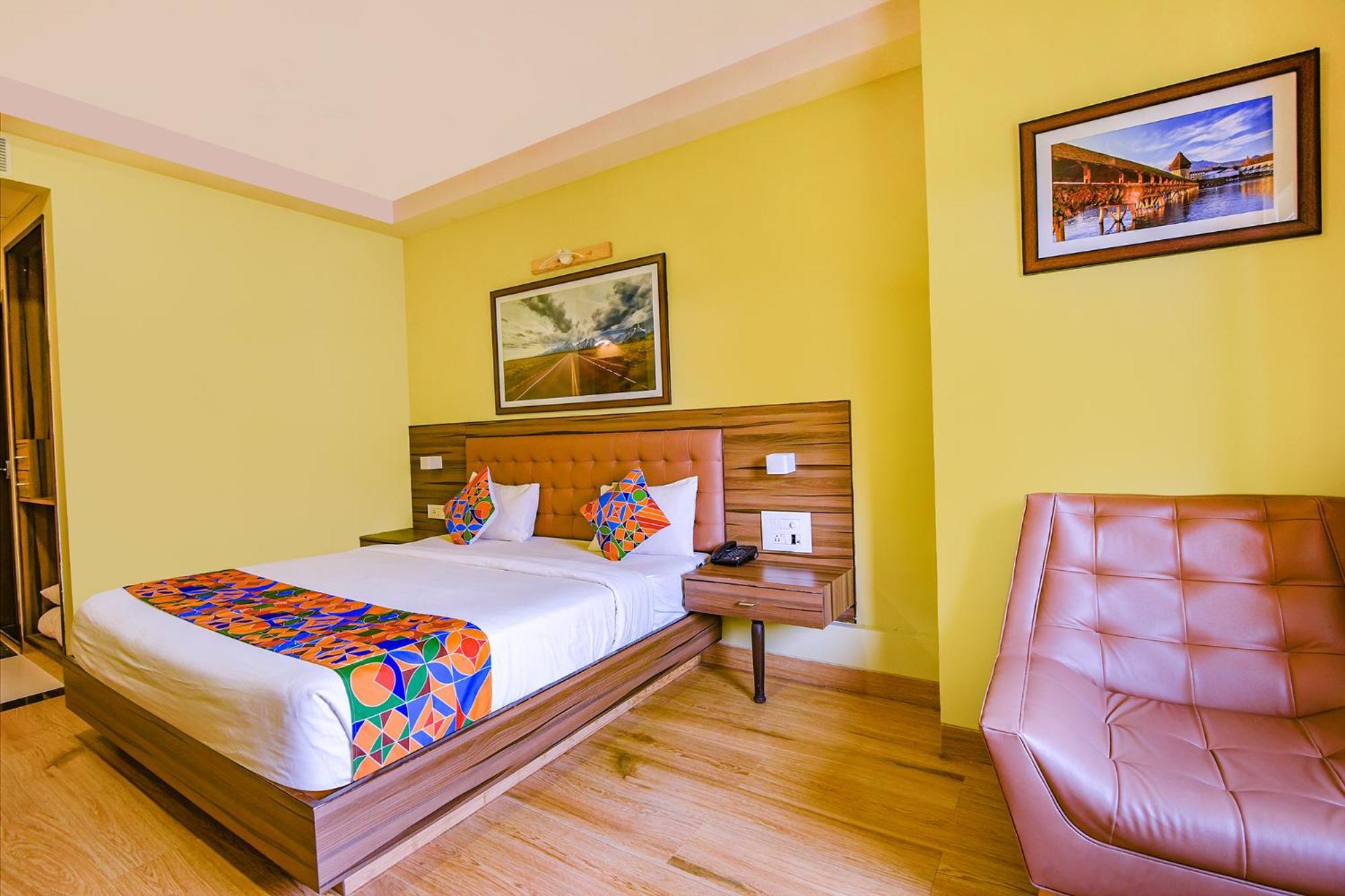 העיר בנגלור Fabhotel Phoenix Resorts - Nr M Chinnaswamy Stadium מראה חיצוני תמונה
