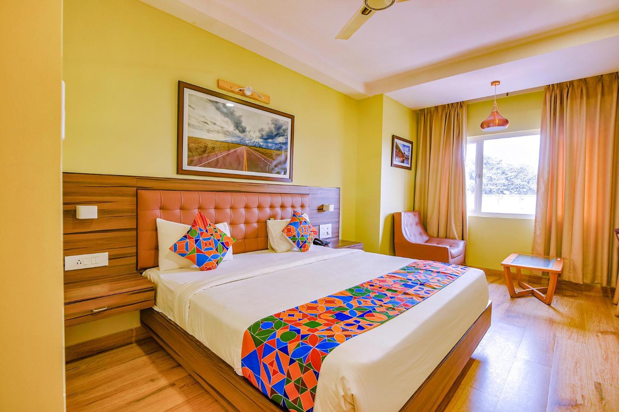 העיר בנגלור Fabhotel Phoenix Resorts - Nr M Chinnaswamy Stadium מראה חיצוני תמונה